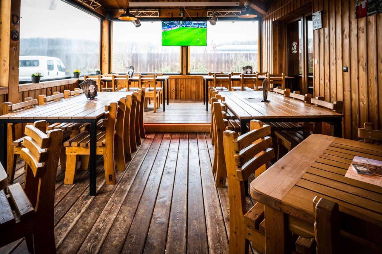 Roadcamp - American & Sportsbar Мотель